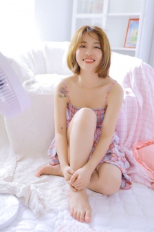 腿再开一点我就可以吃到扇贝了